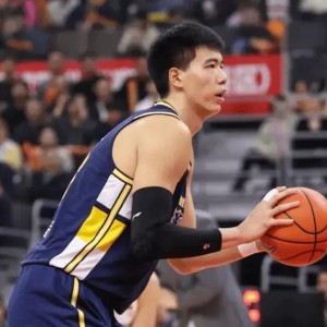 开云体育下载-广东这内线人见人虐！攻守毫无效果，杜锋回应外援调整并未提大外